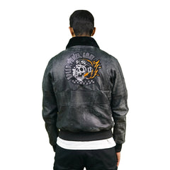 Chaqueta Bomber negra con parche