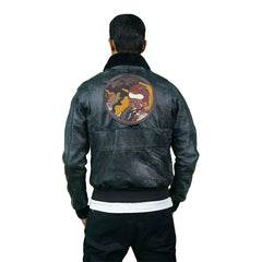 Chaqueta Bomber negra con parche