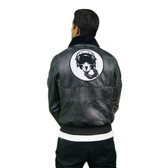 Chaqueta Bomber negra con parche