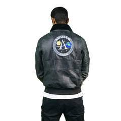 Chaqueta Bomber negra con parche